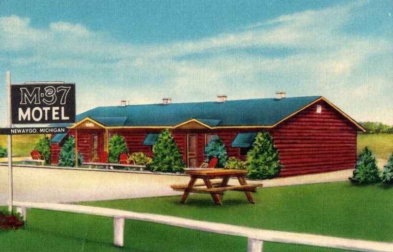 M-37 Motel - Old Postcard